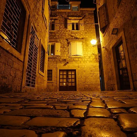 Salvia Trogir